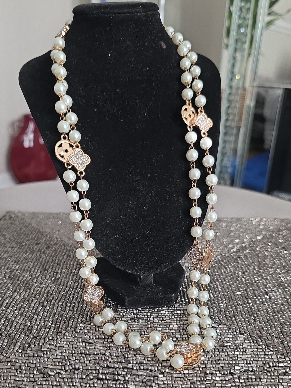 Source Unknown White Pearl and Rose Gold Flower Station Necklace